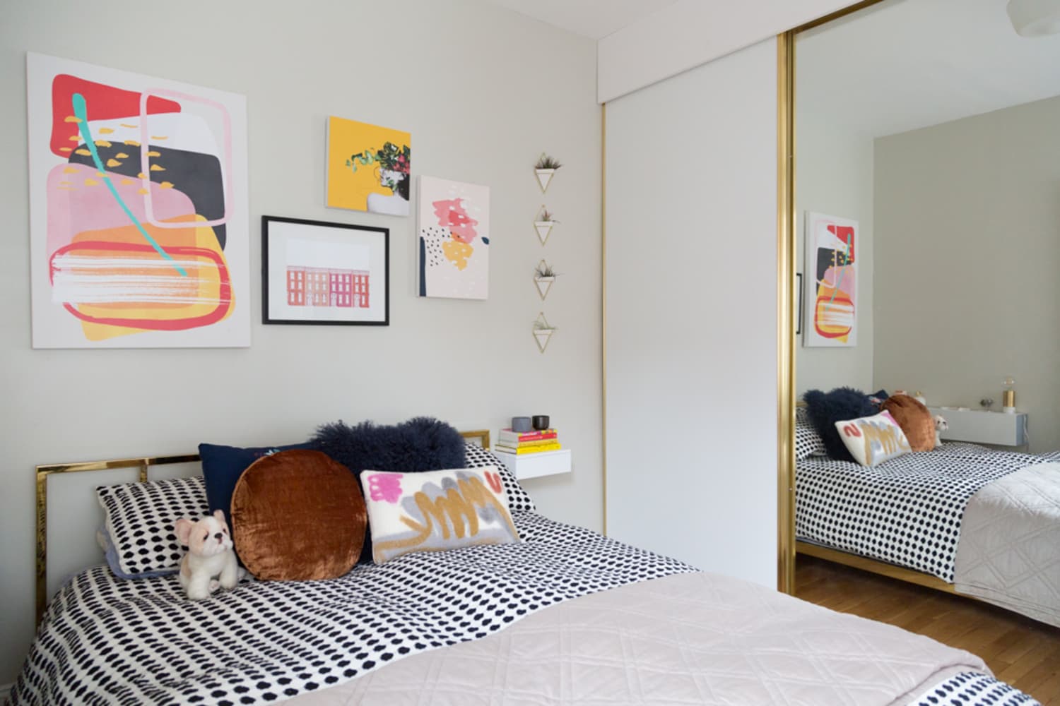 Everybody Seems to Hate Mirrored Closet Doors — But I Love Them ...
