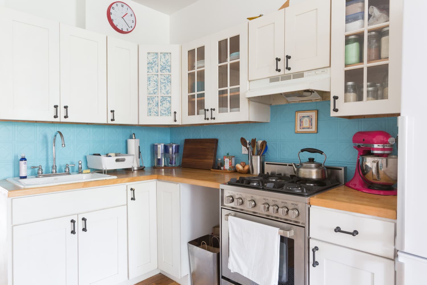 This  Le Creuset Gem Will Keep Your Counters Spotless in the Most Beautiful Way — and It’s Selling Out Fast!