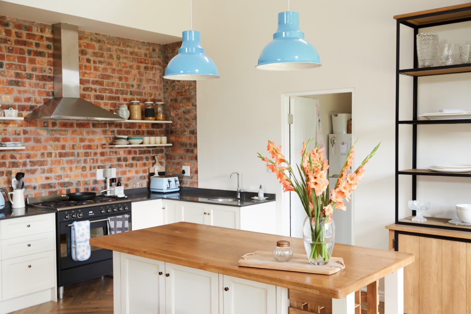 Curated visual reference: 3 Reasons Home Inspectors Hate To See Exposed Brick Photo Inspiration
