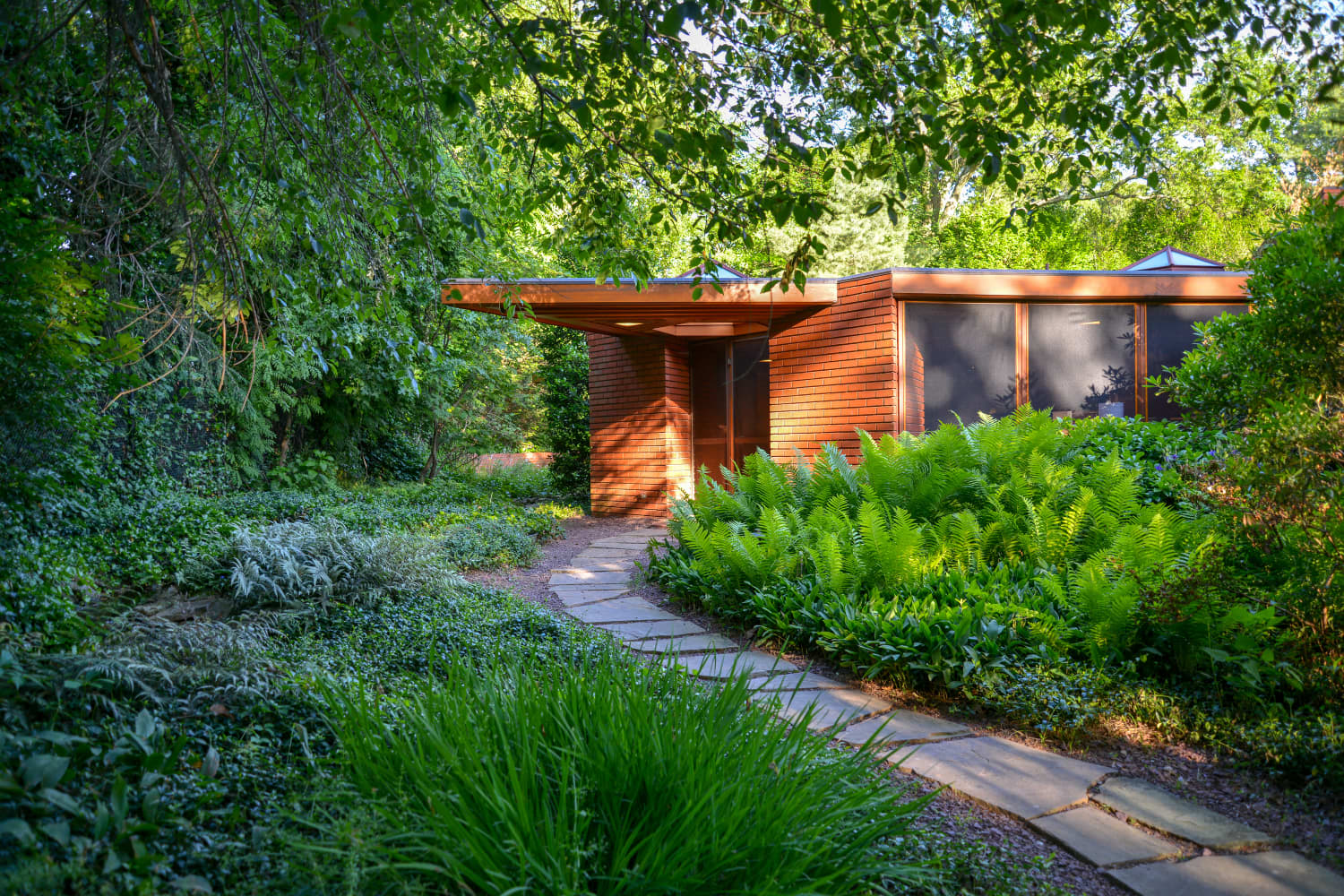 frank-lloyd-wright-new-jersey-house-sale-apartment-therapy