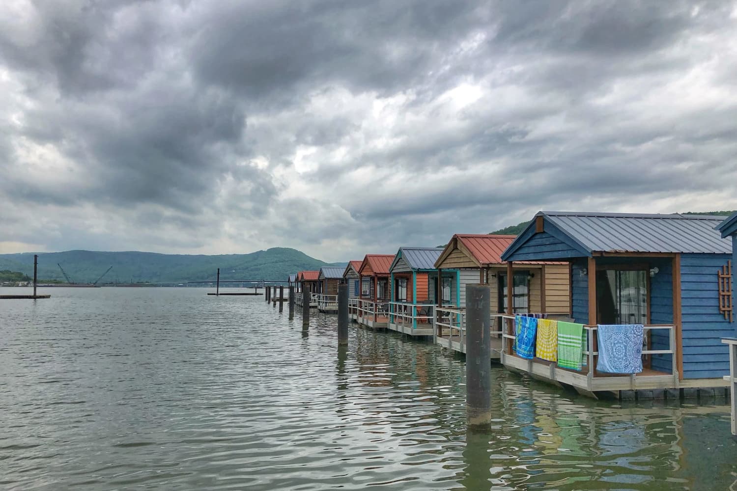 Floating Cabins Tennessee River Rentals Apartment Therapy
