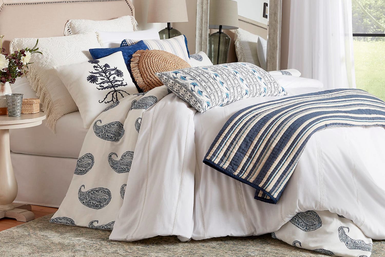 Bee and willow pillows shop