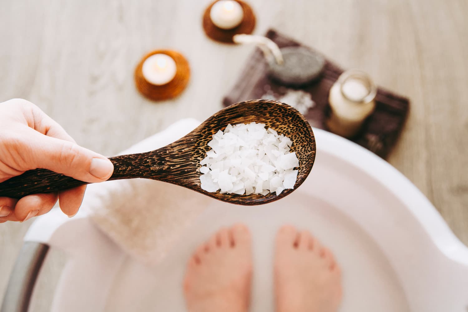 Celebrities epsom salt baths versus bubble baths Apartment Therapy