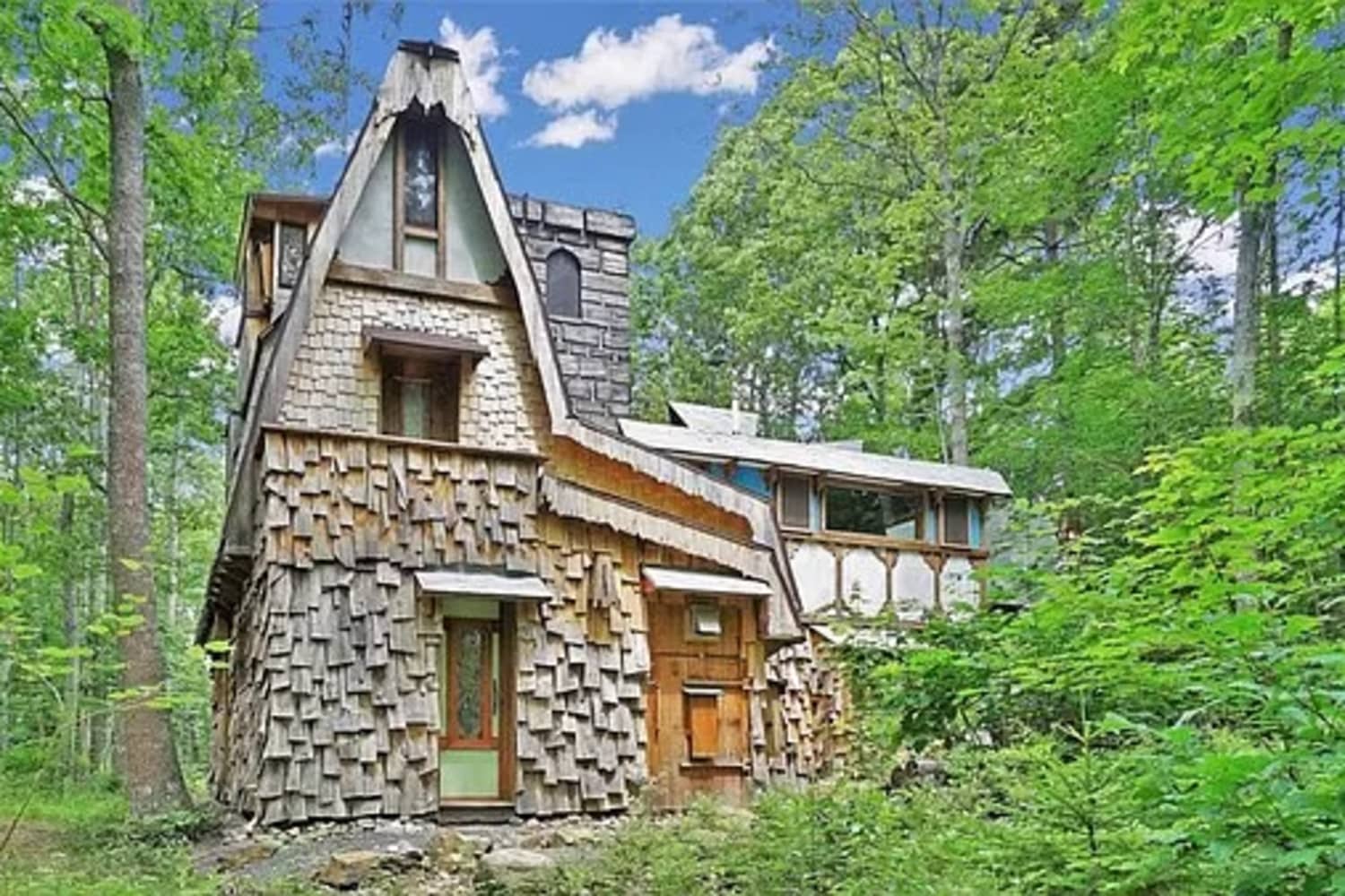 Wizard's den house for sale in Maine Apartment Therapy