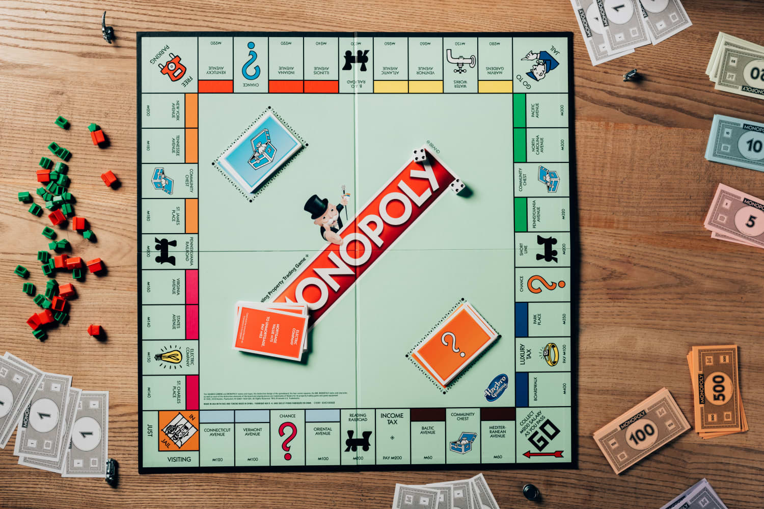 this-couple-discovered-a-room-sized-monopoly-board-under-their-carpet