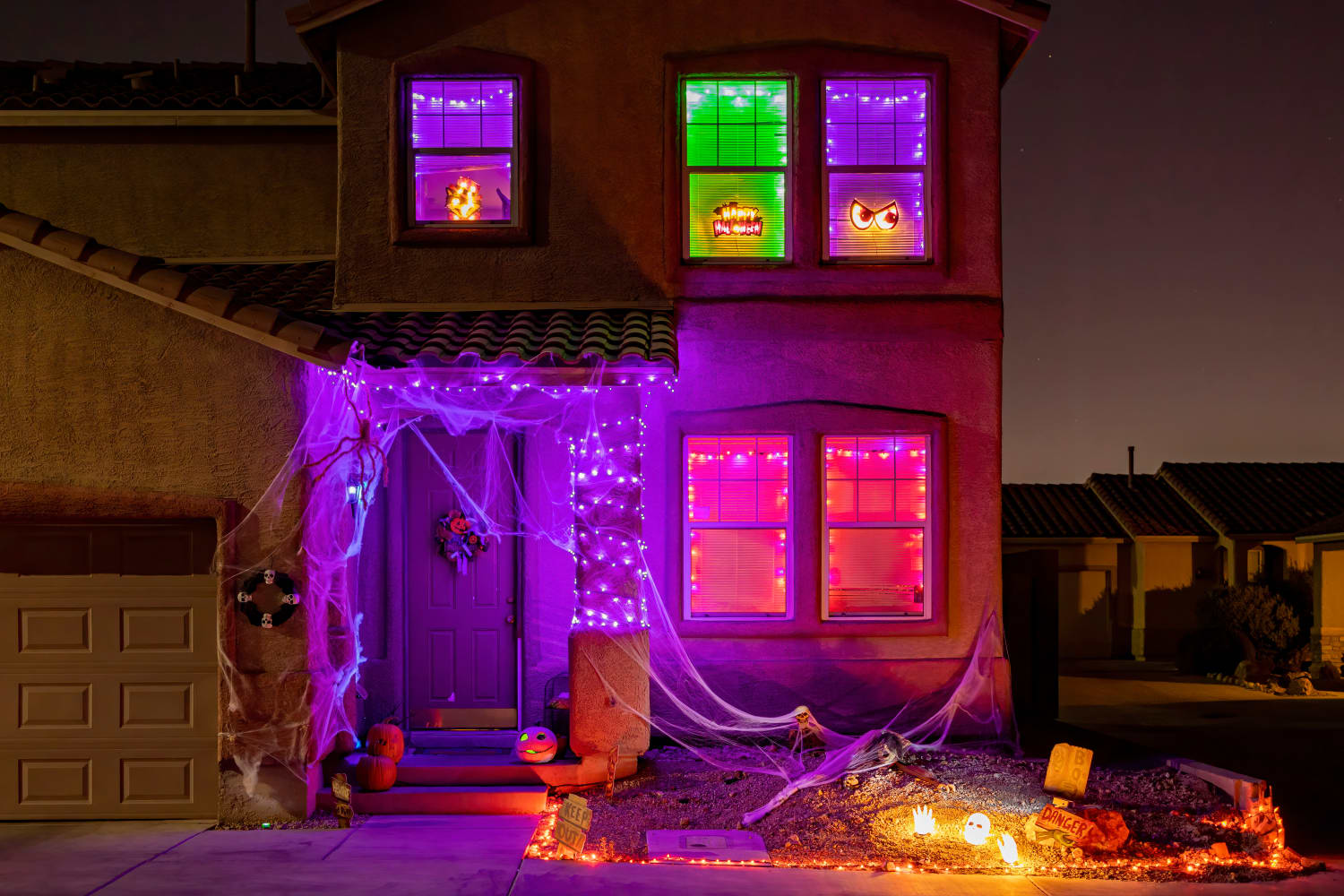 TikTok Outdoor Halloween Lighting Apartment Therapy