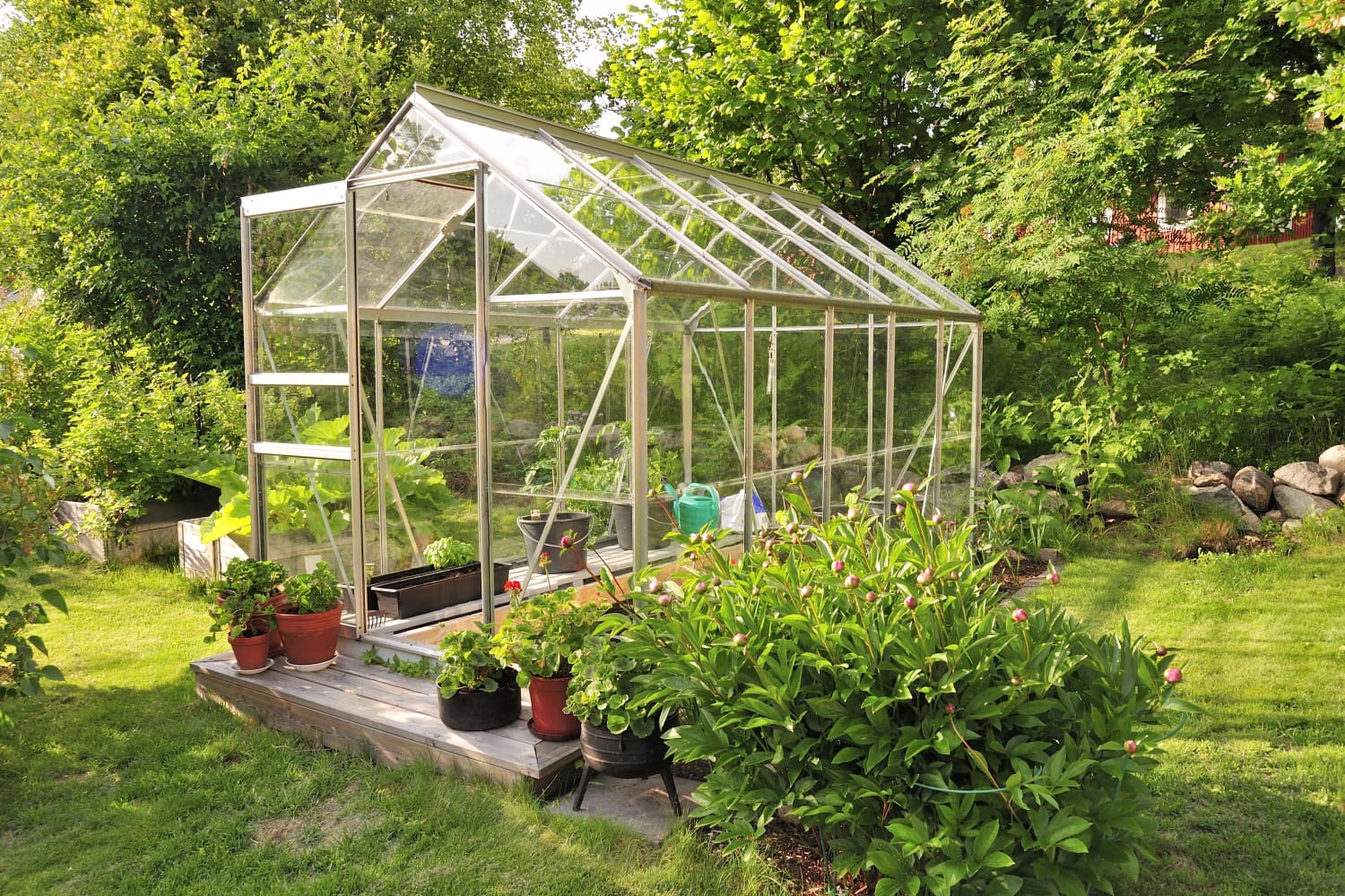 This Mobile Greenhouse Can Go Anywhere And Everywhere Apartment Therapy
