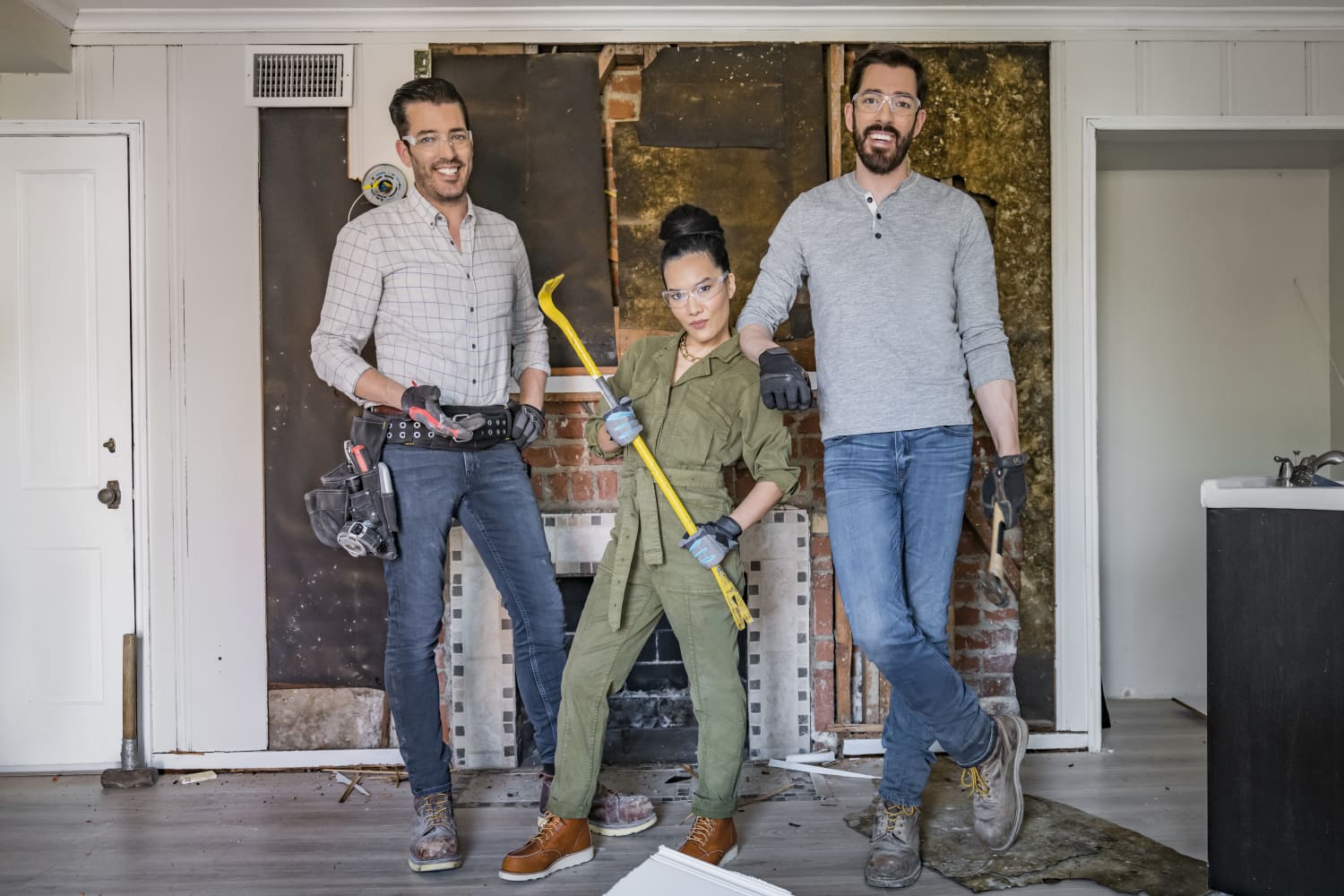 Ali Wong enlists the Property Brothers to make over her friend’s backyard