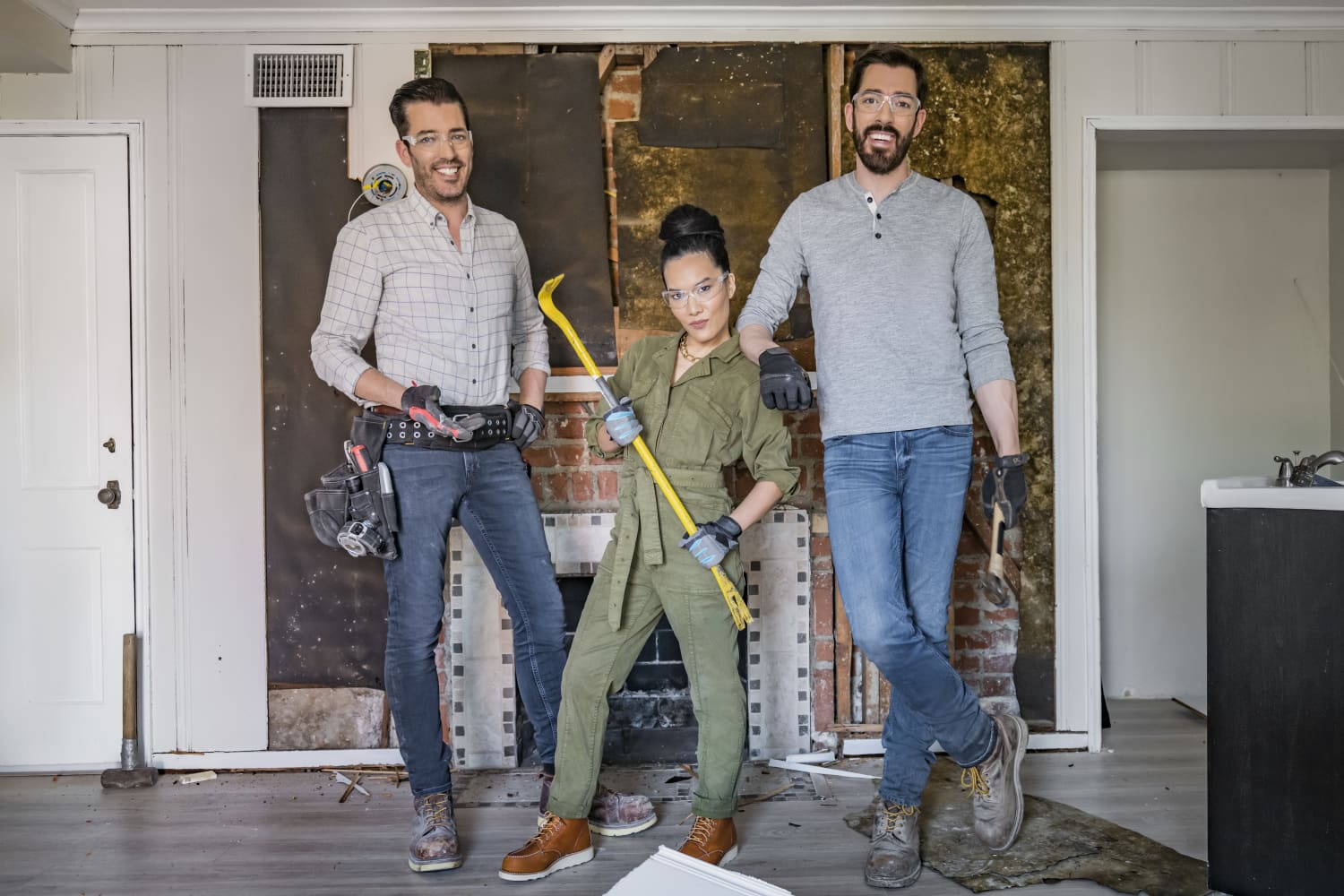 Ali Wong enlists the Property Brothers to make over her friend’s