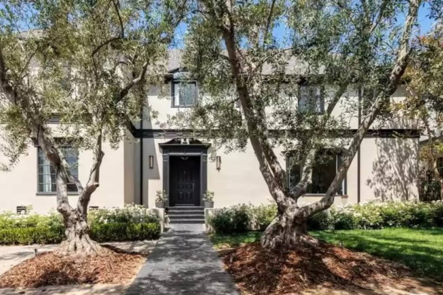 Rent Leonardo DiCaprio’s Beverly Hills Home For 32,600 a Month