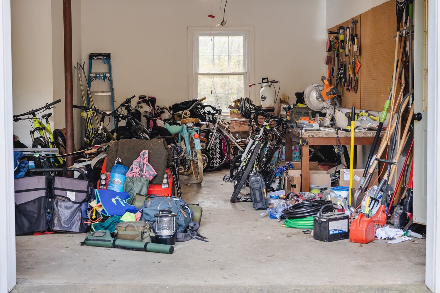 b-a-see-this-cluttered-garage-s-incredible-transformation-apartment