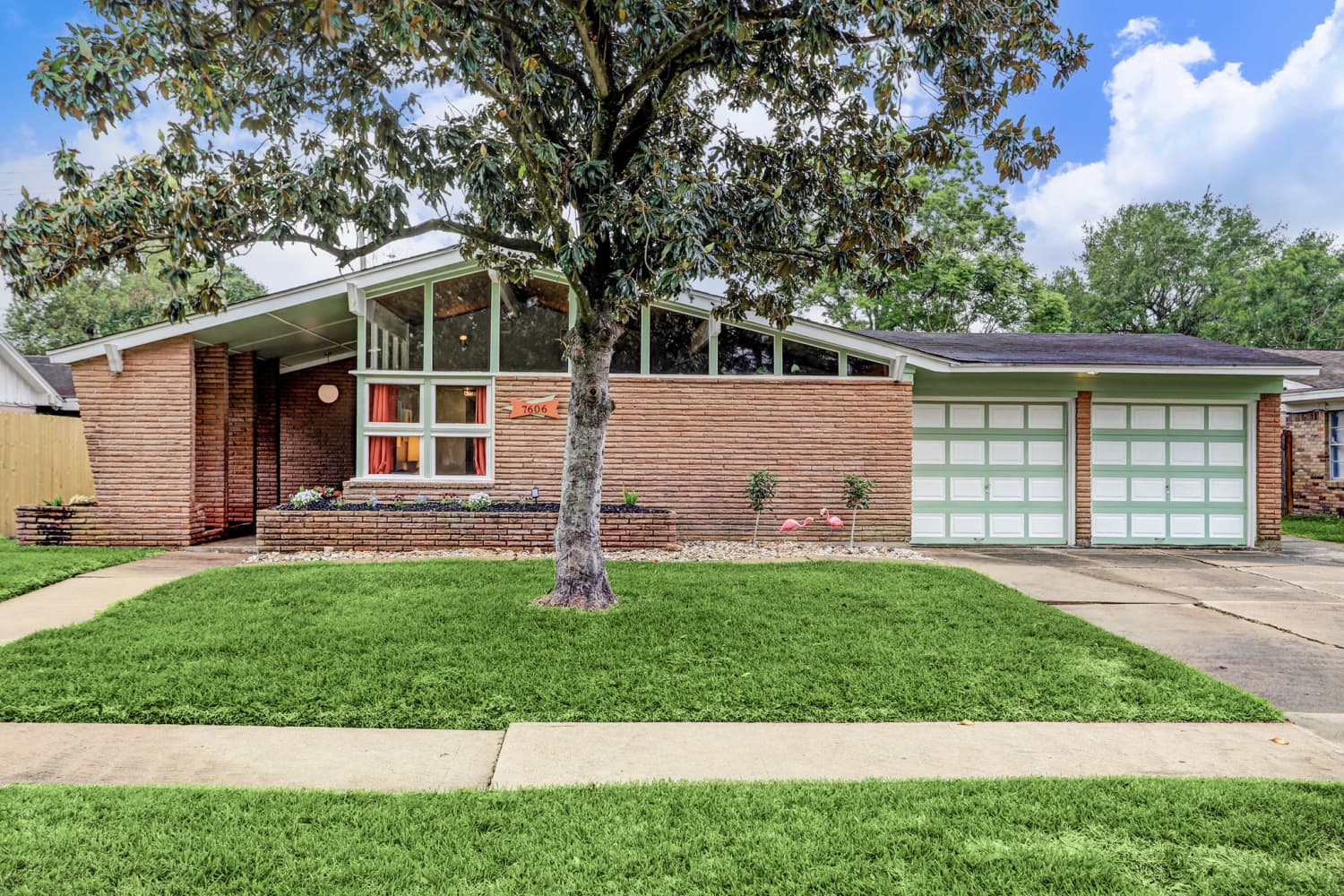 MCM Homes for Sale — 7606 Cayton Street, Houston, Texas Apartment Therapy