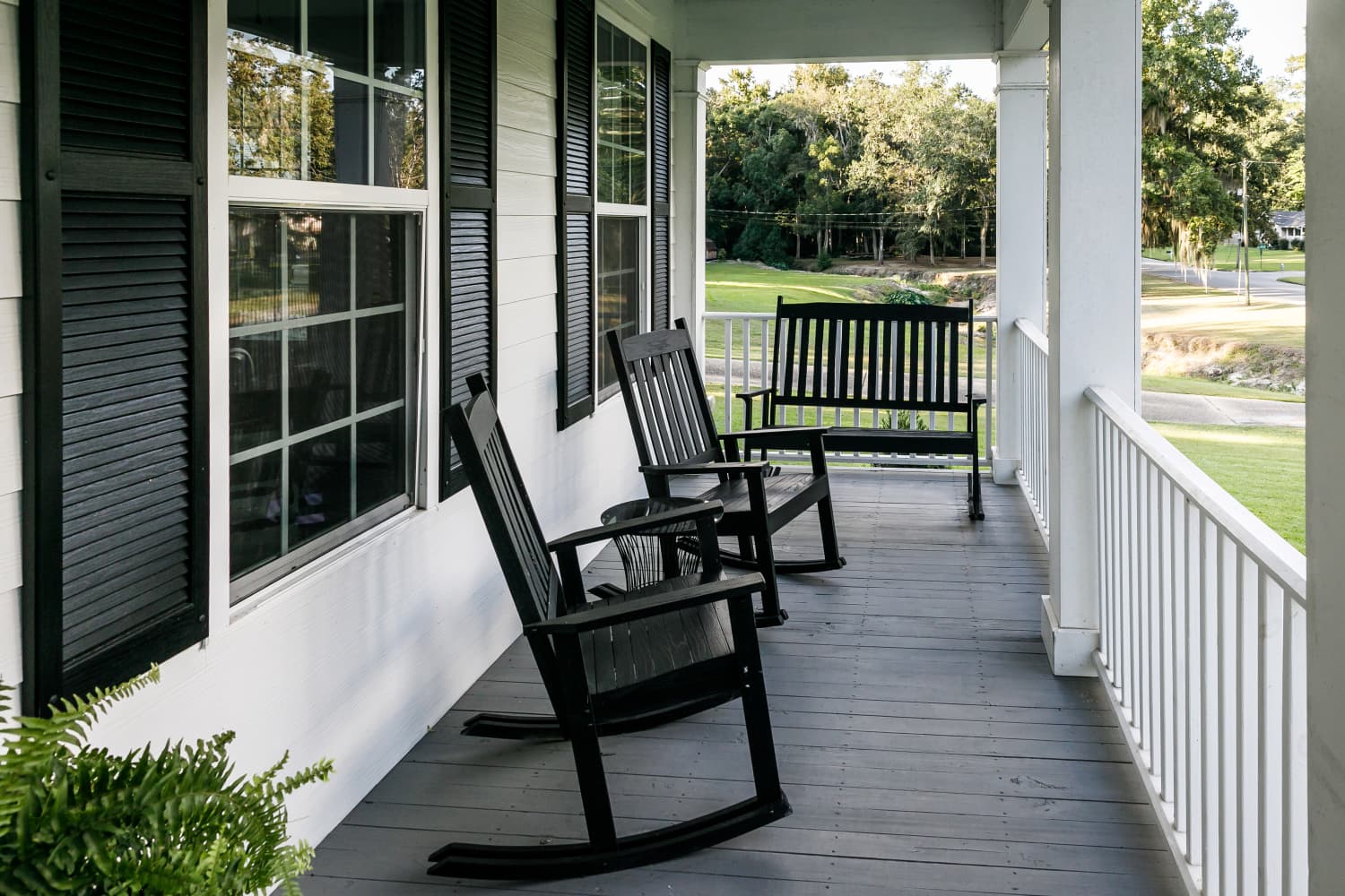 The Best Paint Colors for Your Porch According to Real Estate