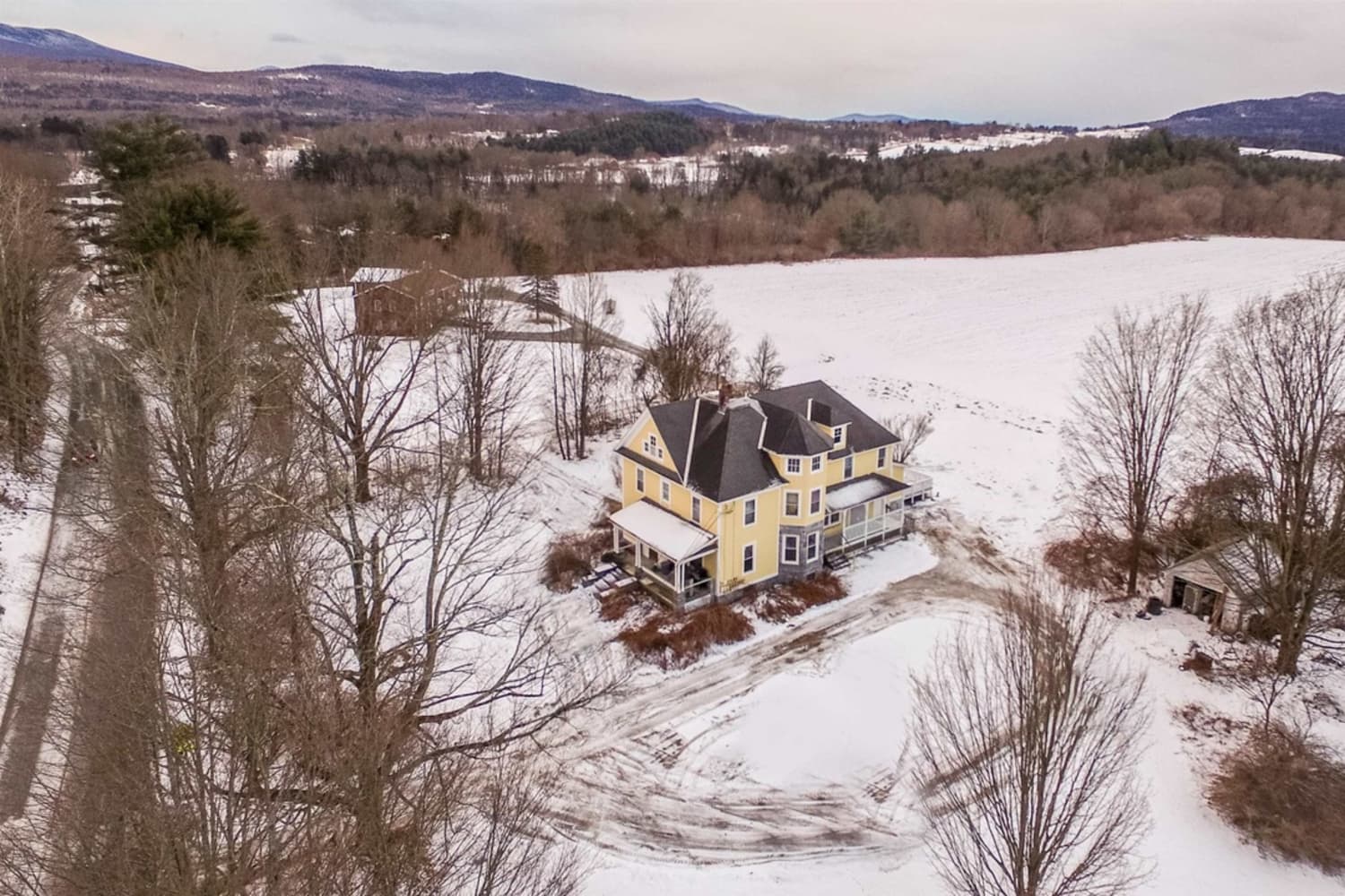 Greek Revival Homes in Vermont — 465 Arch St., Pittsford, VT