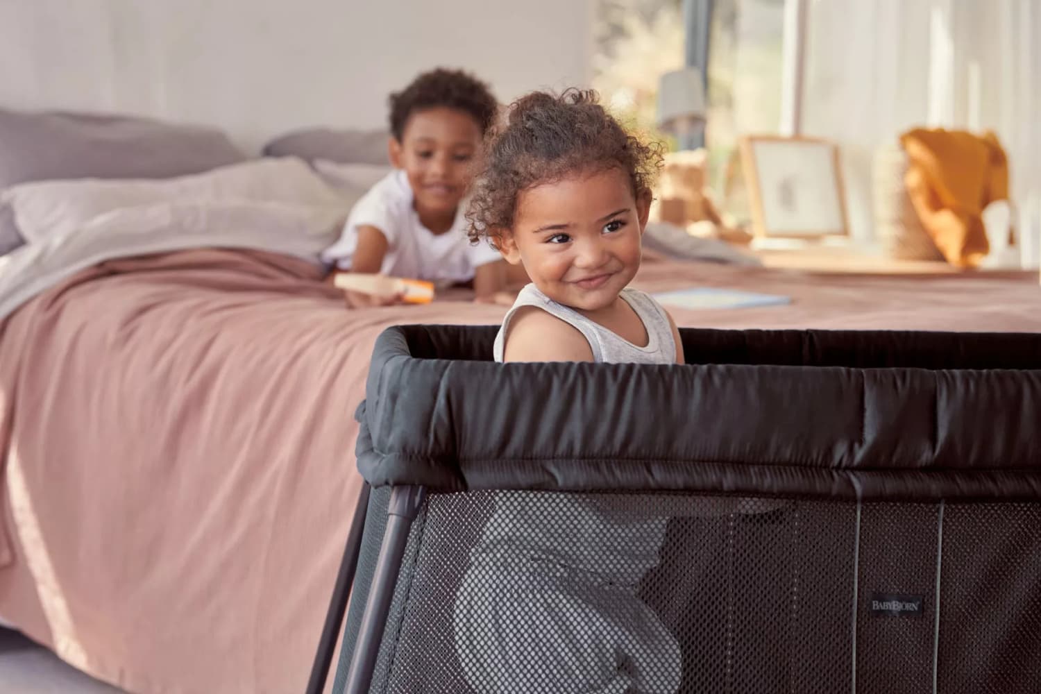Folding travel bed for toddlers 2025