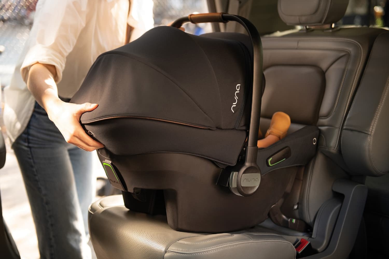 Review Nuna Pipa Urbn Car Seat and Travel System Cubby