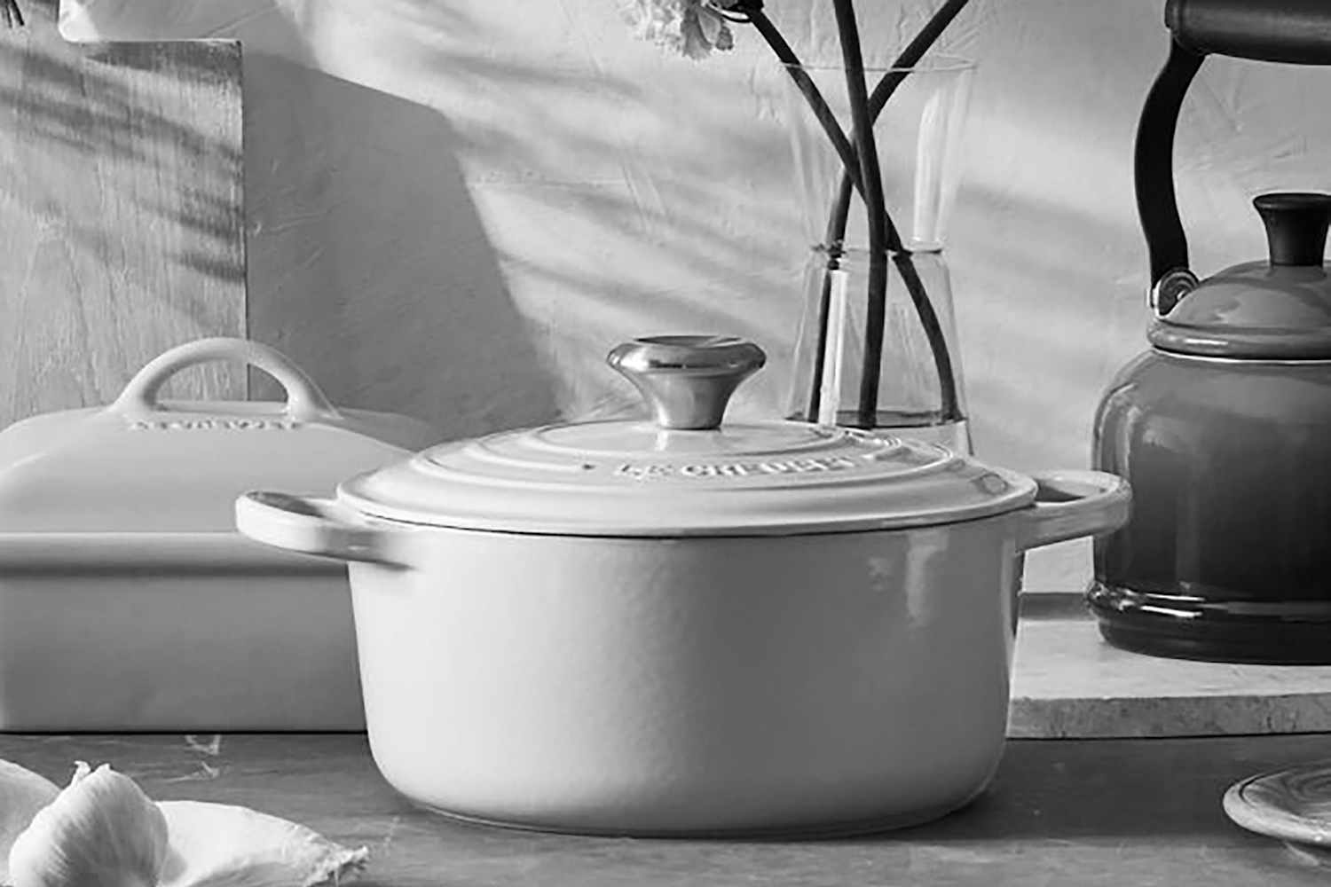 ●LE CREUSET●希少●パウダーピンク●ココットジャポネーズ●22㎝● Le Creuset Baby Cocotte Rond Pot Bear Knob 14cm Shell Pink from