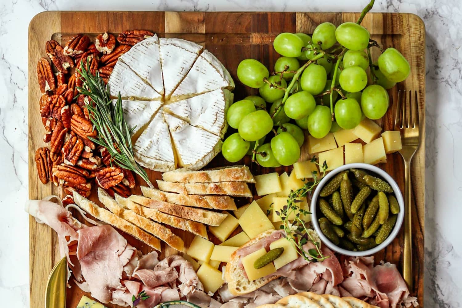 How to Build the Perfect Cheese Board - Thechowdown