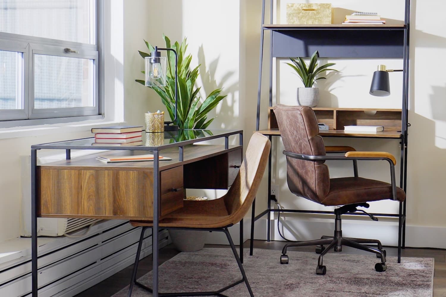 This NYC Couple Fit 2 WFH Spaces in Their Studio Apartment | Apartment ...