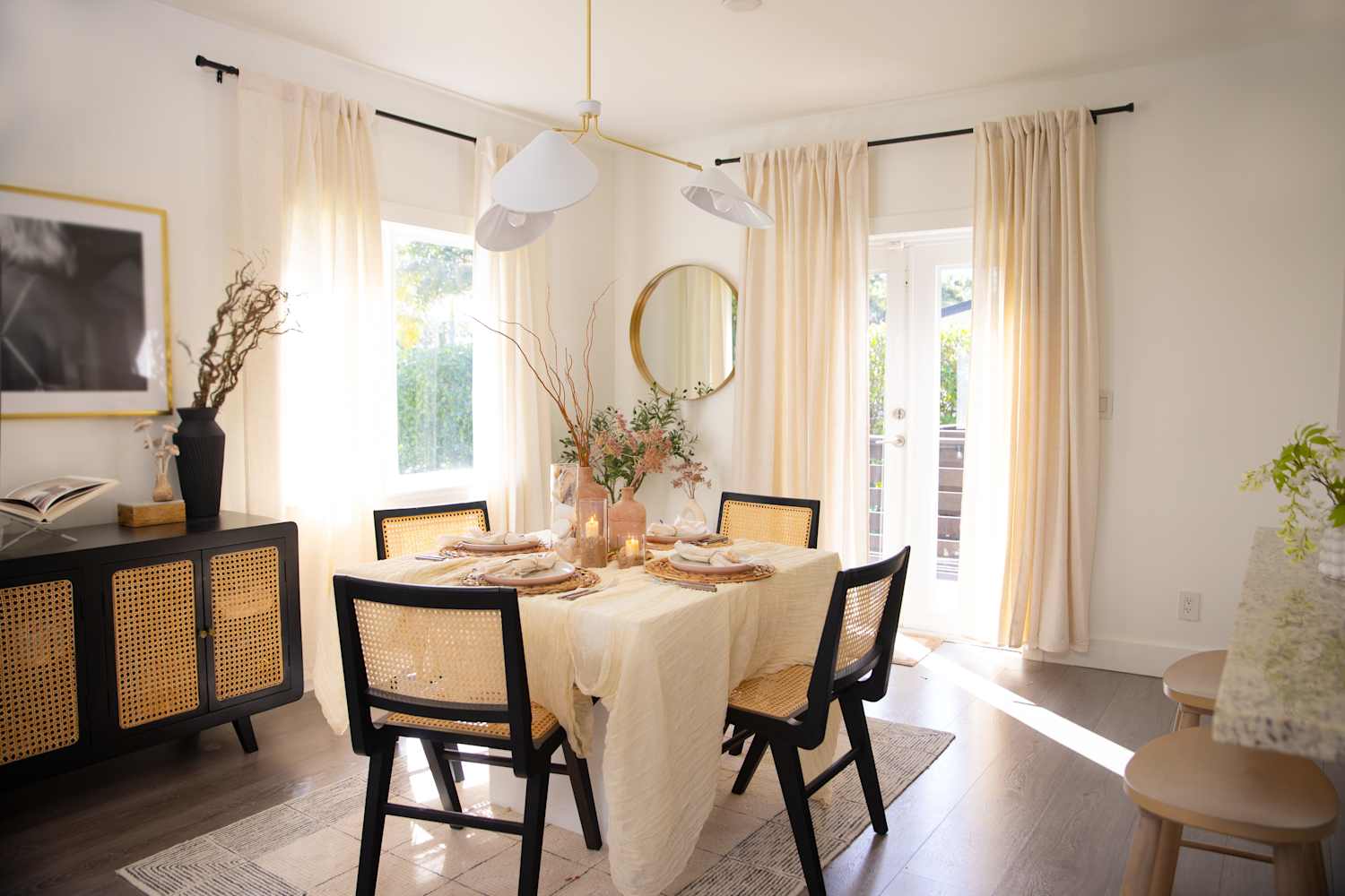 This Interior Designer Turned a Family Vacation into Part of Her Home’s Decor