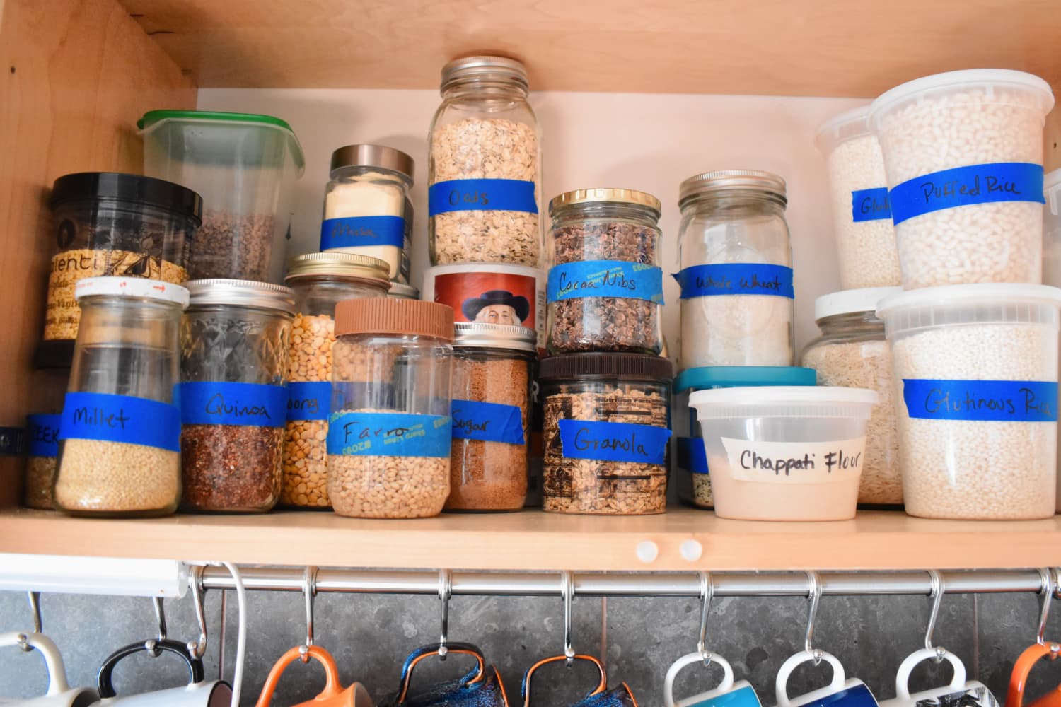 Kitchen storage jars, a great way of organizing ingredients and saving space