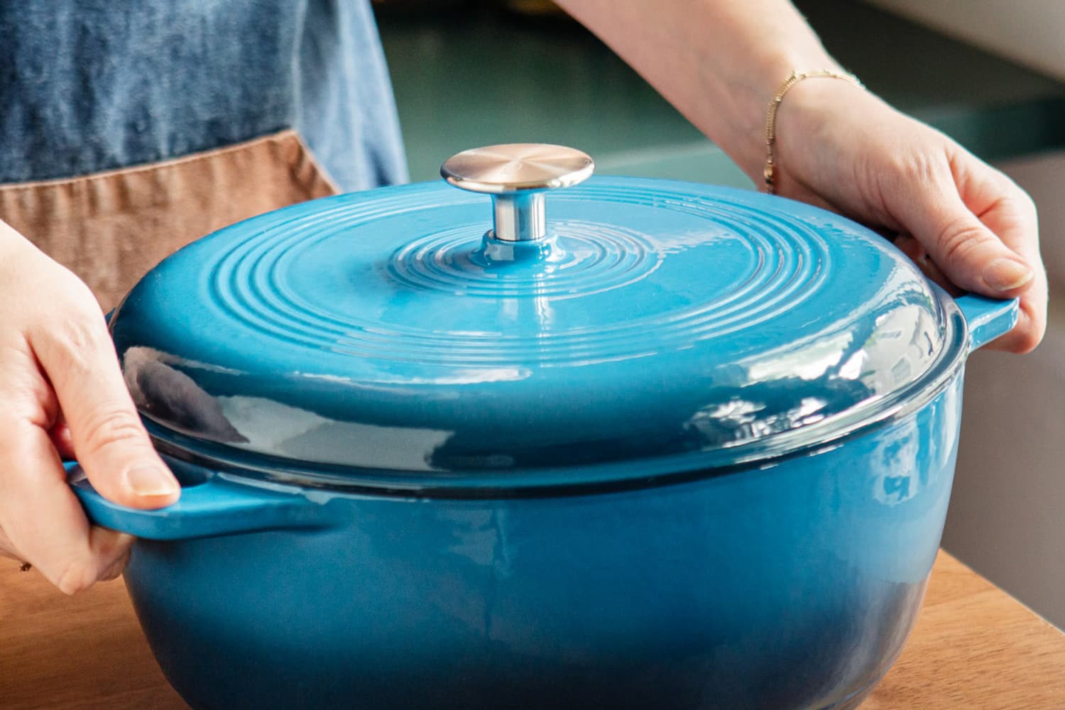 Lodge 4.5 Quart Blue Enameled Cast Iron Dutch Oven