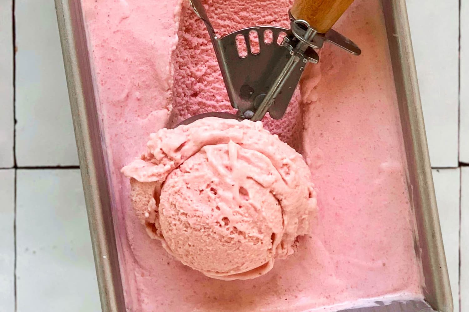 Strawberry Ice Cream Recipe (Homemade, Philadelphia-Style) The