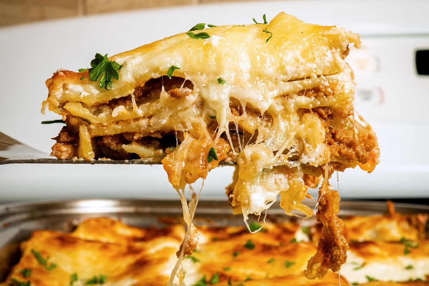 Ich habe Brie Larsons „Superior Lasagna“ aus „Lessons in Chemistry“ ...