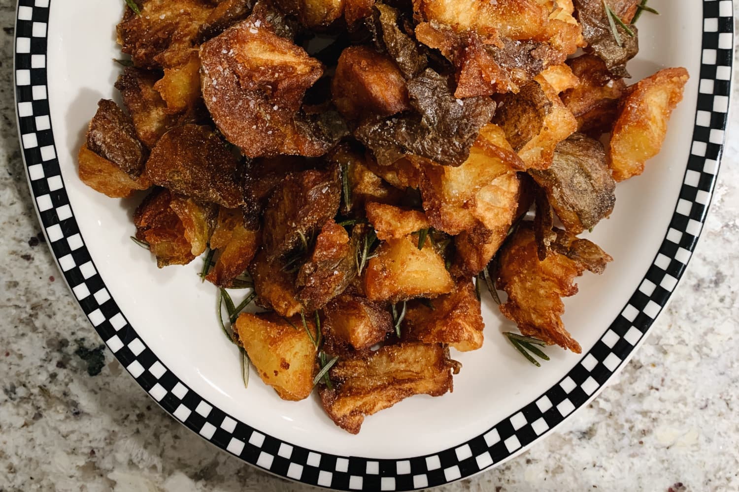 Die knusprigen Kartoffelkrümel von Smitten Kitchen sind das frittierte ...