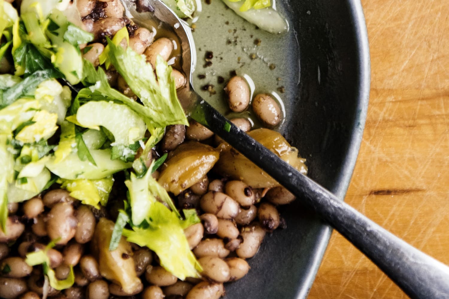This Garlicky Marinated White Bean Salad Gets Better as It Sits