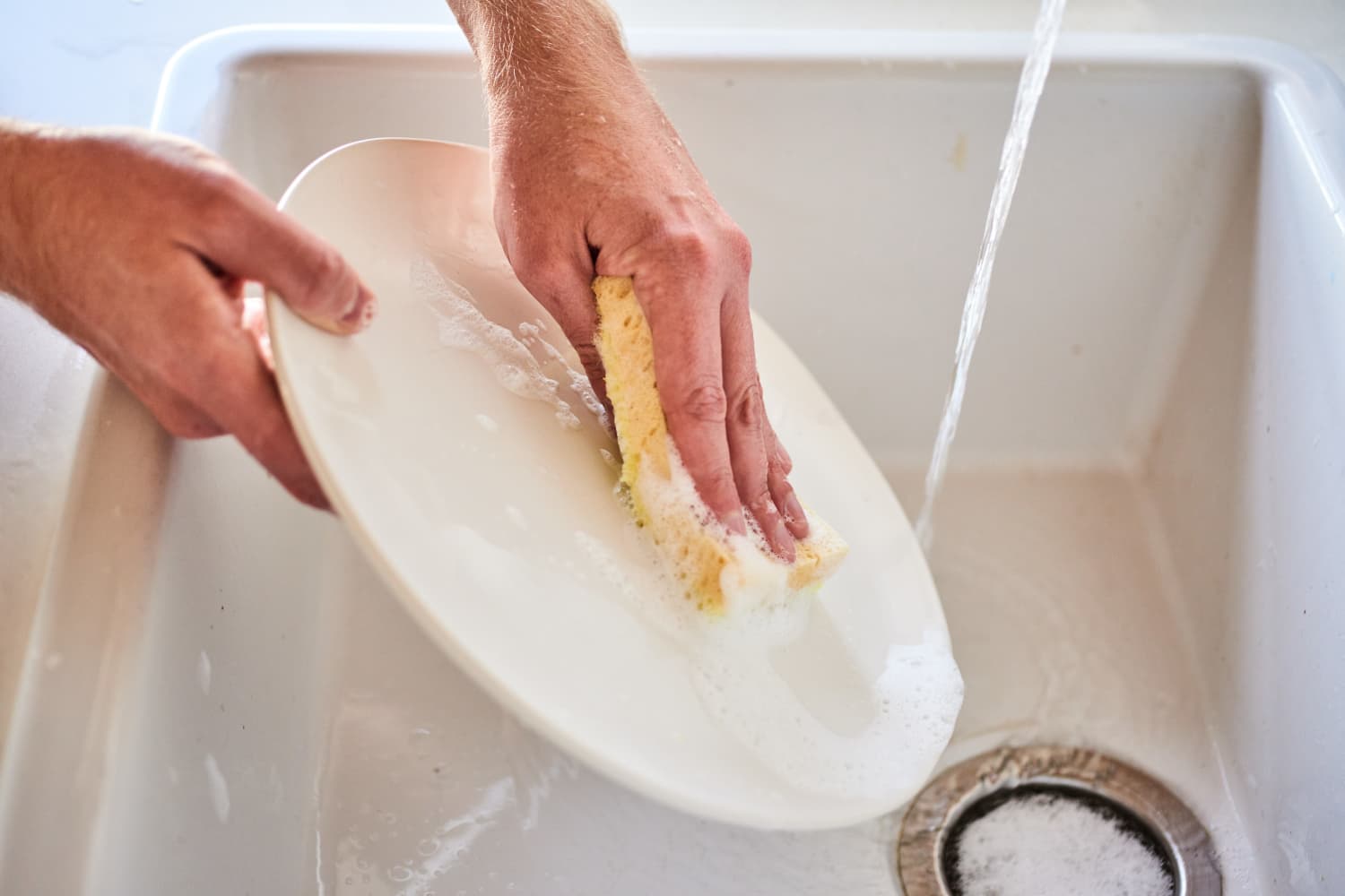 Keep Kitchen Sponges Dry And Mildew-Free With This Cleaning Tip