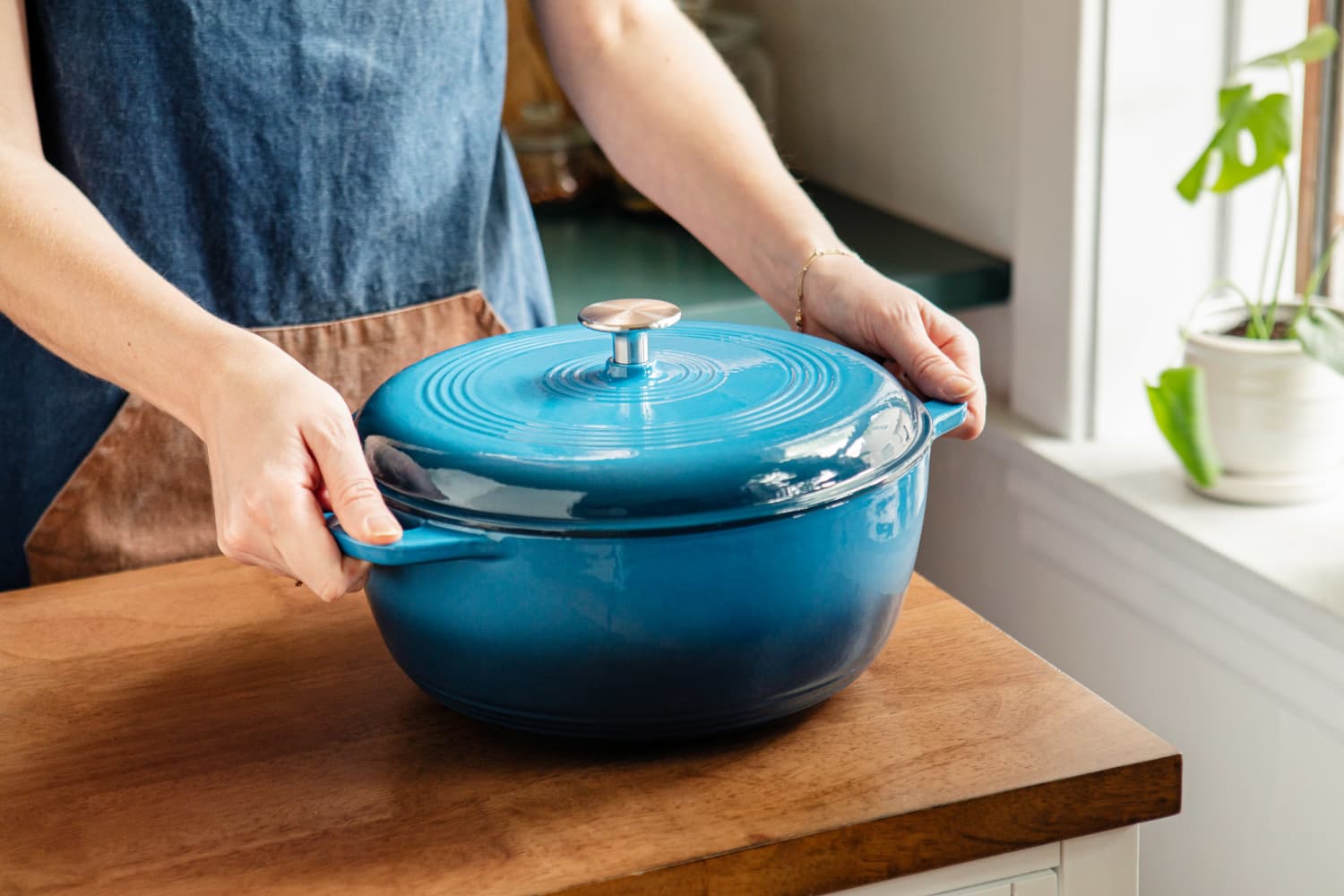 Lodge 6qt Cast Iron Enamel Dutch Oven Blue