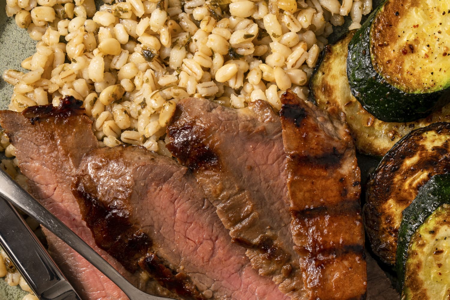 Grilled Flank Steak and Vegetables - Damn Delicious