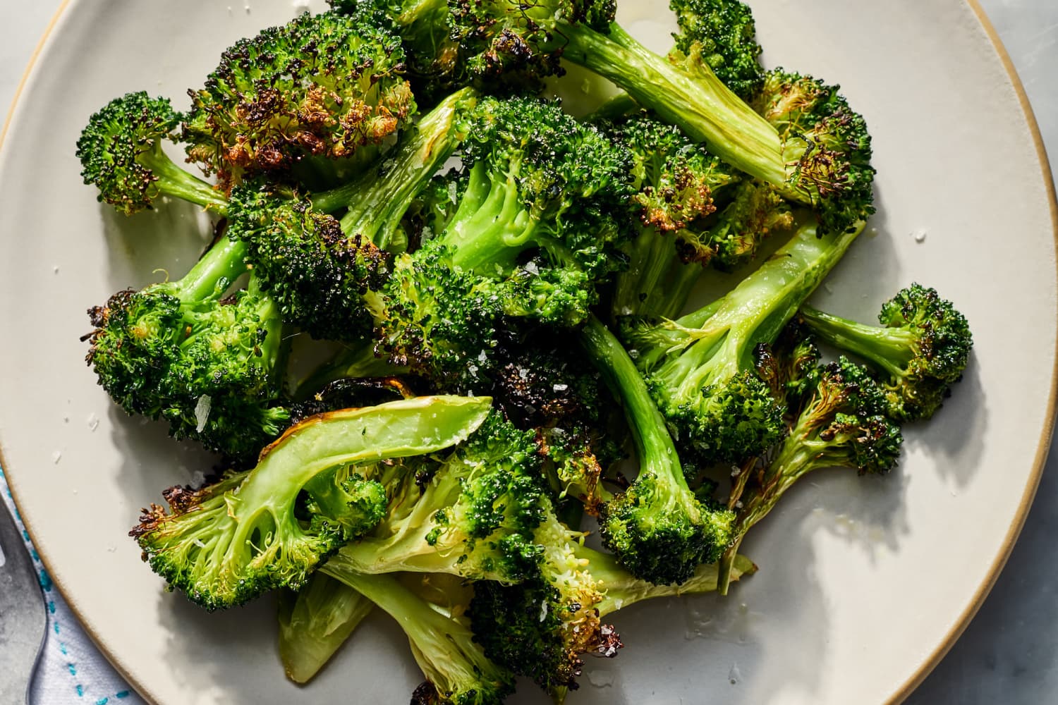 Air Fryer Broccoli Recipe (Ready in 15 Minutes) - The Kitchn