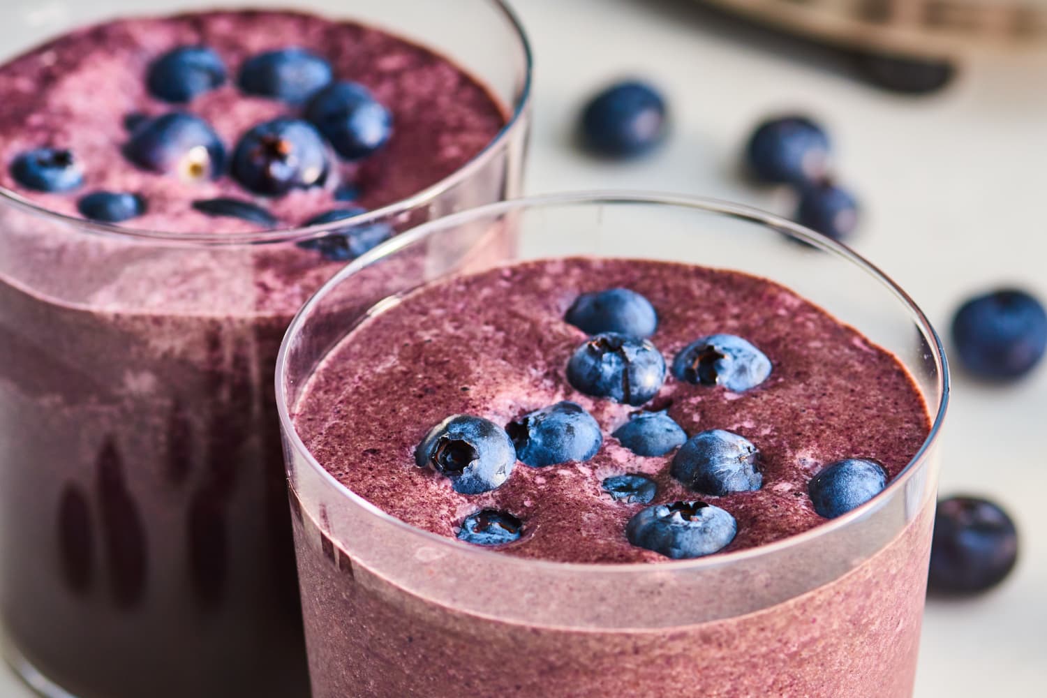 Avocado Smoothie {With Blueberries} –