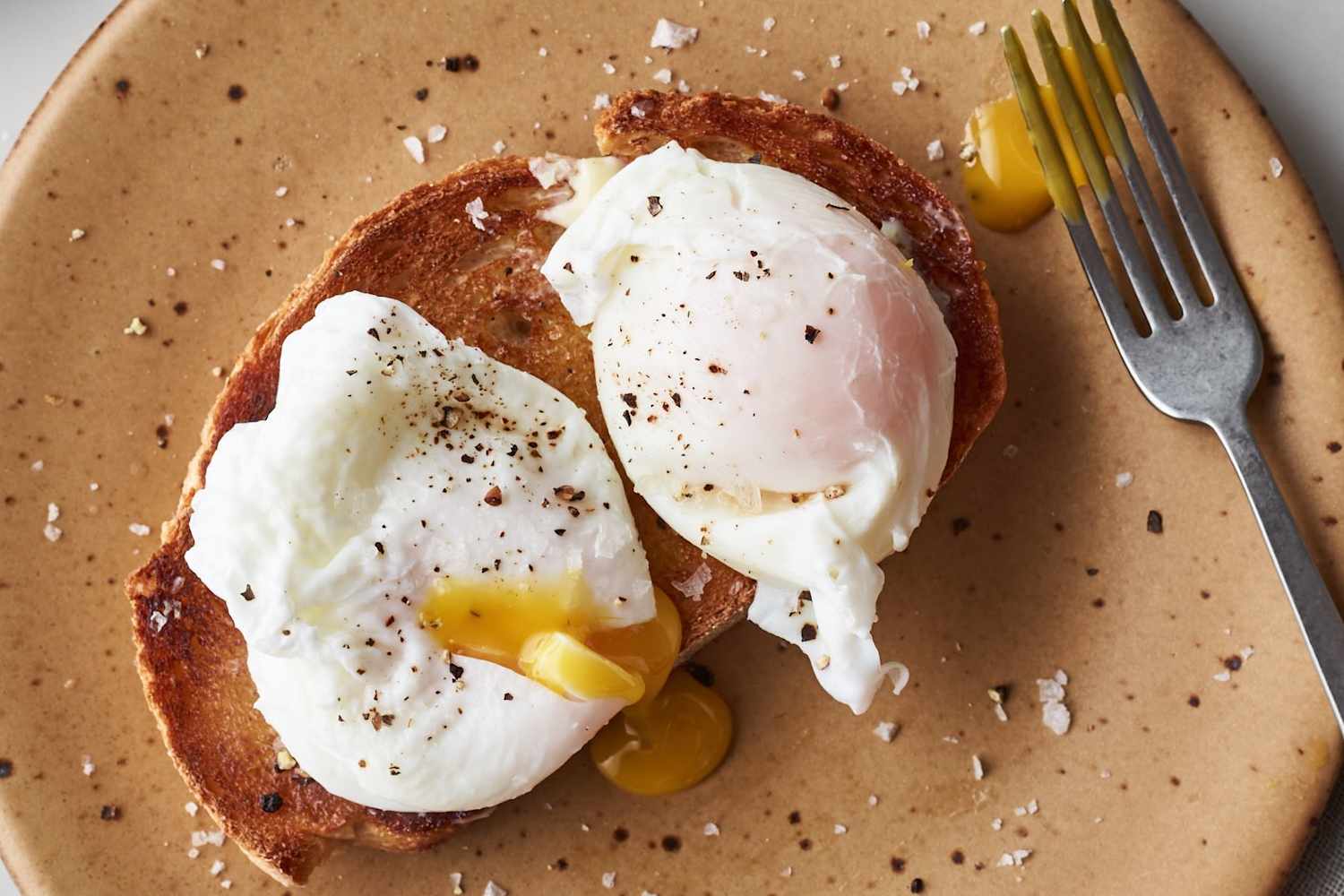 I’ve Tried Every Method for Poaching an Egg — My Favorite Way Skips the ...