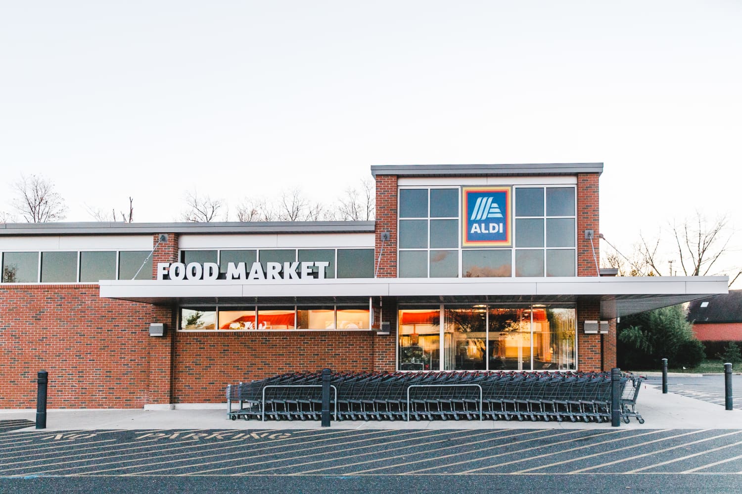 Aldi’s New “Beautiful”  Kitchen Gem Looks So Much More Expensive (You’ll Want Every Color for Spring)