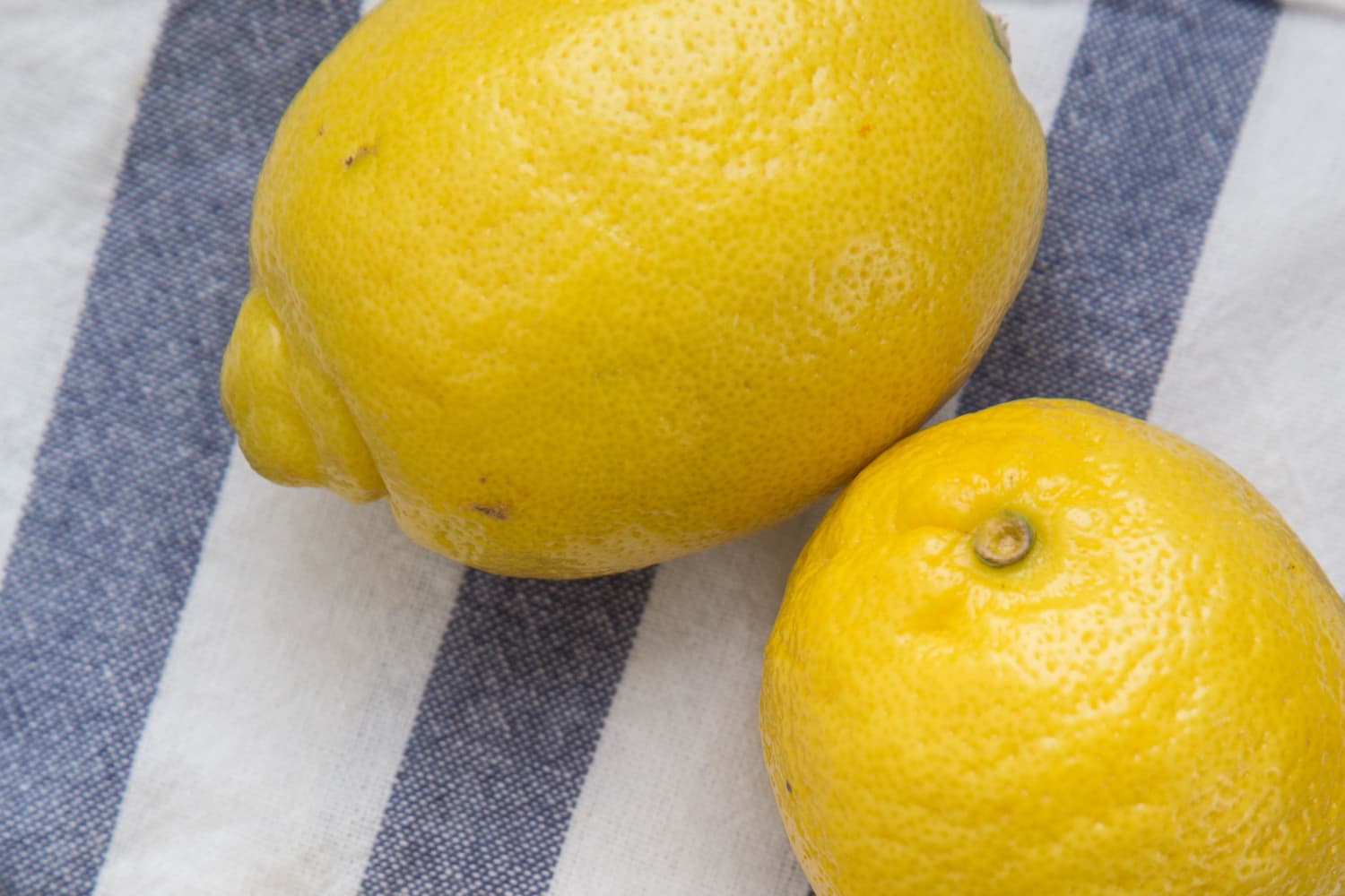 The Ingenious Lemon-Squeezing Hack I've Been Completely Overlooking - The Kitchn