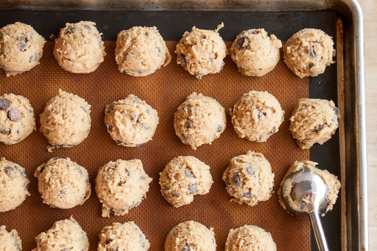 Why You Shouldn't Get Rid Of Your Old Baking Sheets