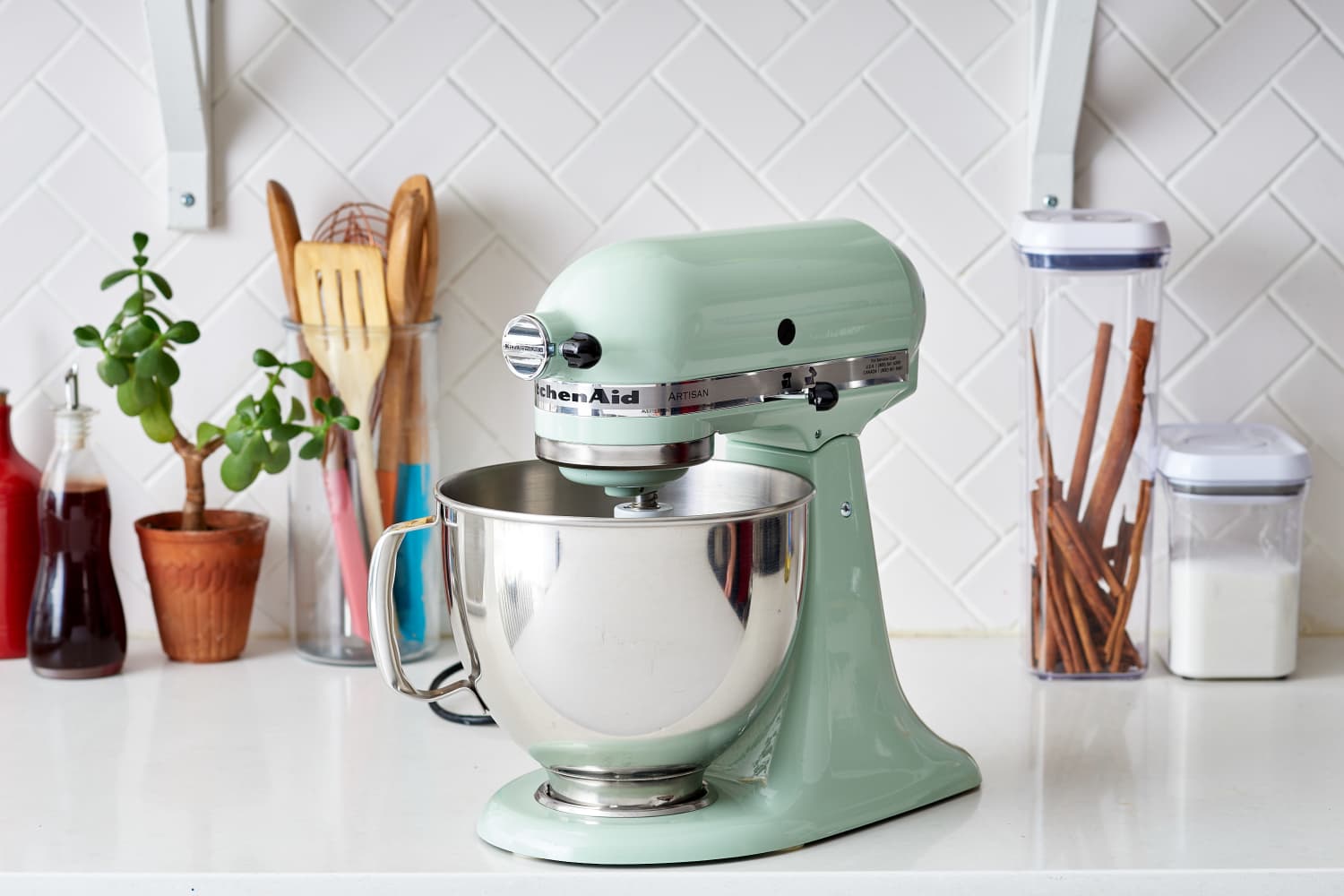 A Brief History of the Stand Mixer