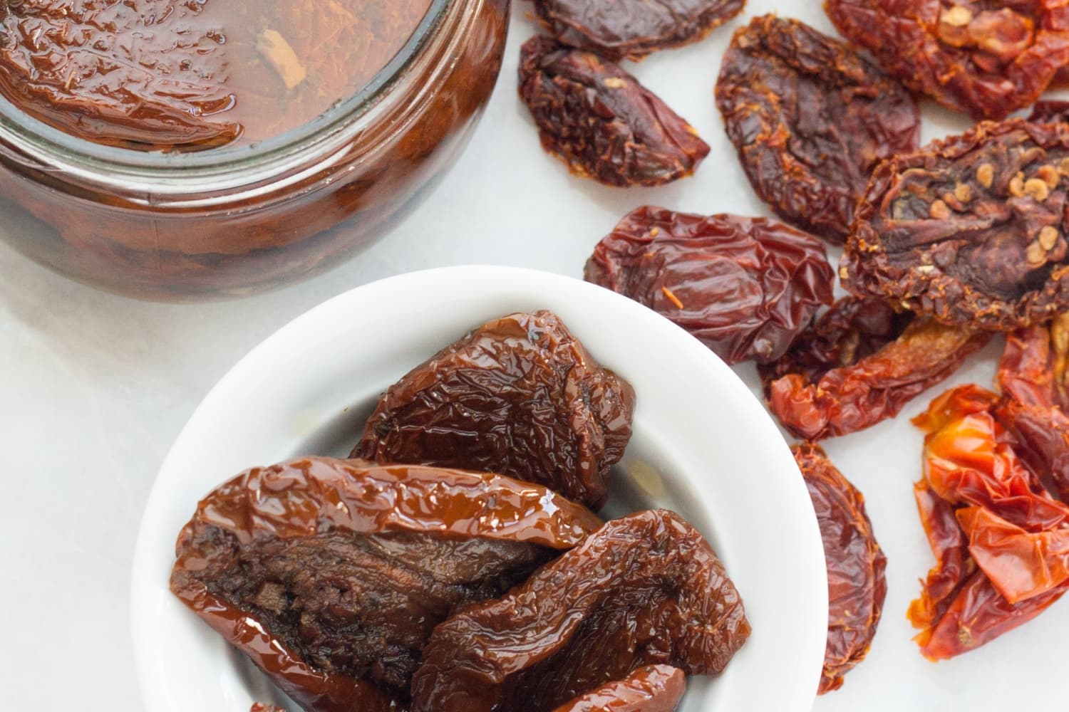 What's The Difference Between Dry And Oil-Packed Sun-Dried Tomatoes? |  Kitchn