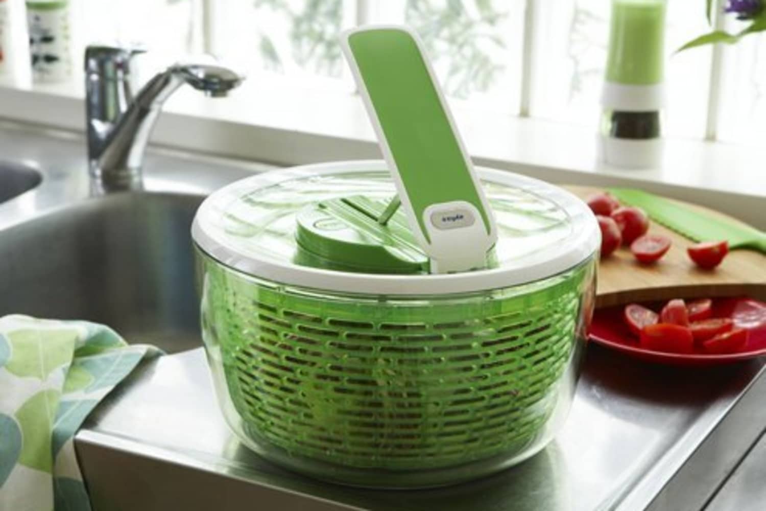 11 Essential Tools for Making the Perfect Salad