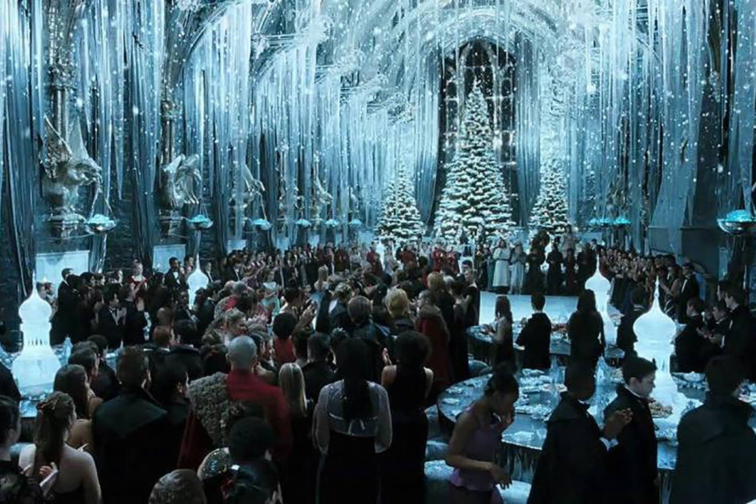Hogwarts/Harry Potter themed Christmas dinner  Harry potter christmas  decorations, Hogwarts christmas, Harry potter themed christmas