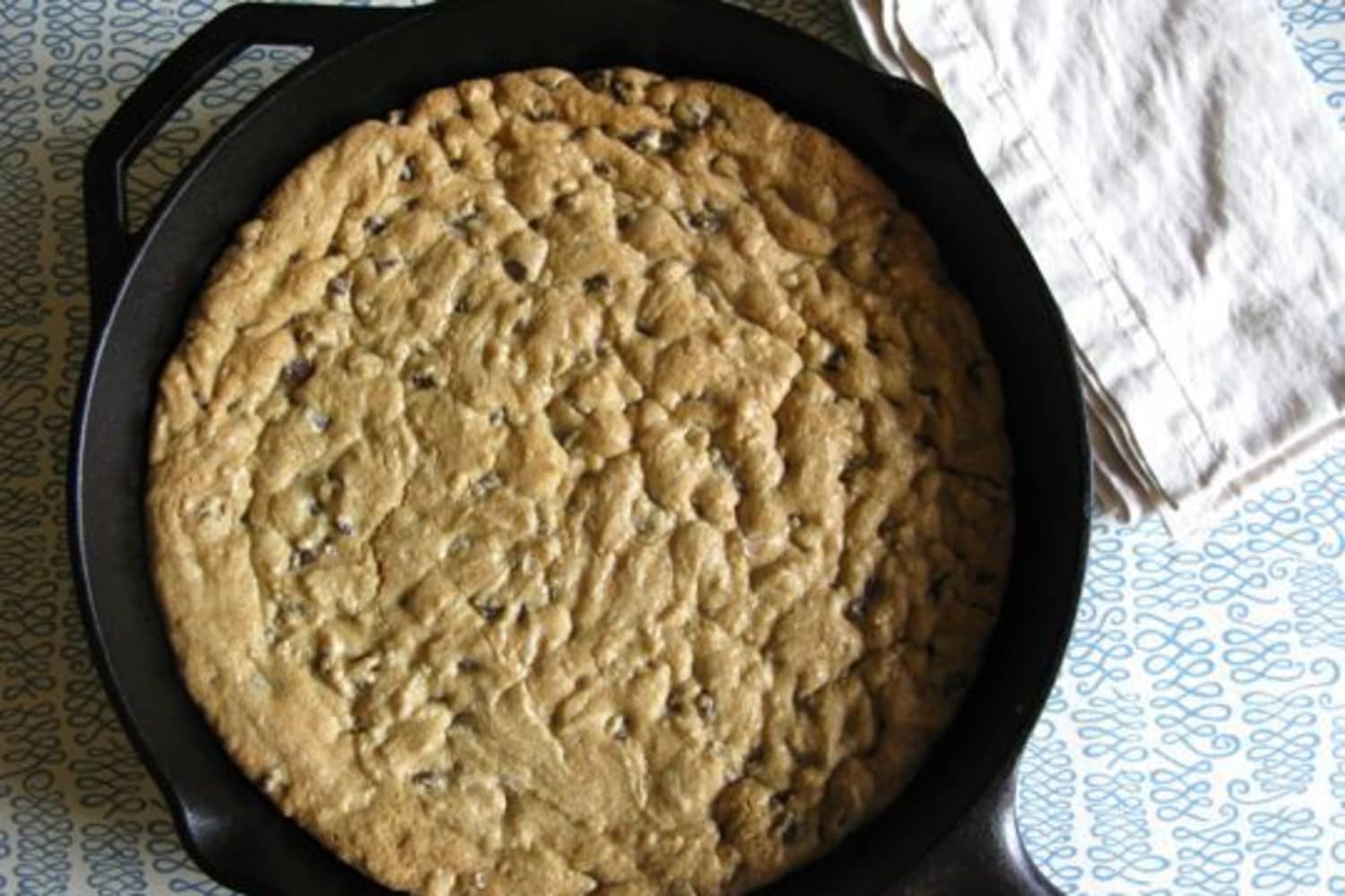 Giant Chocolate Chip Cookie Baked in a Skillet – Recipe