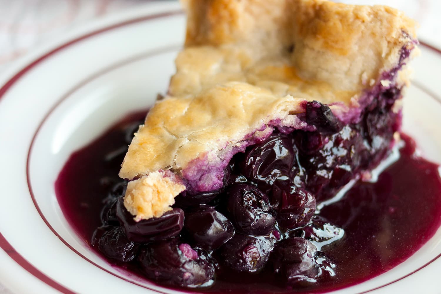 Blueberry Pie Recipe (Easy, with Fresh Blueberries)
