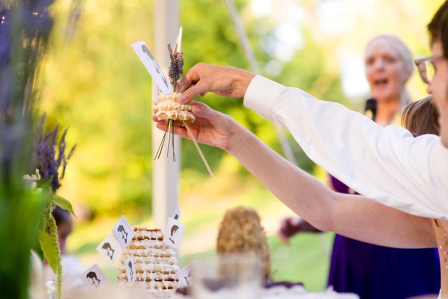 How to Preserve Wedding Flowers: 9 Ideas You Should Try - Zola Expert  Wedding Advice