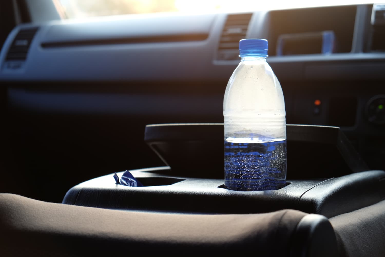 These two water bottles were left in my car overnight, only one of them  froze. : r/mildlyinteresting