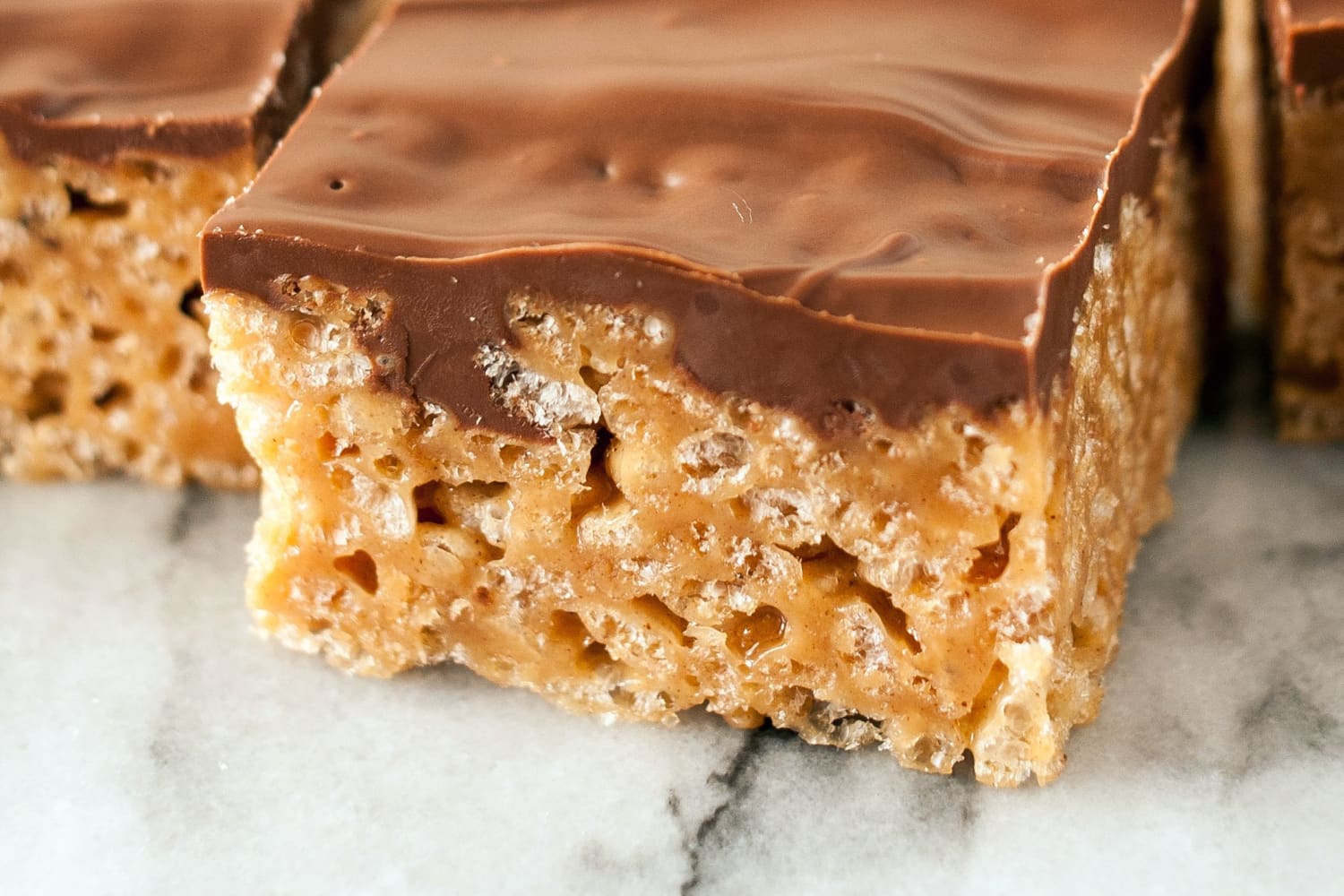 Peanut butter scotcheroos bars with butterscotch chocolate topping