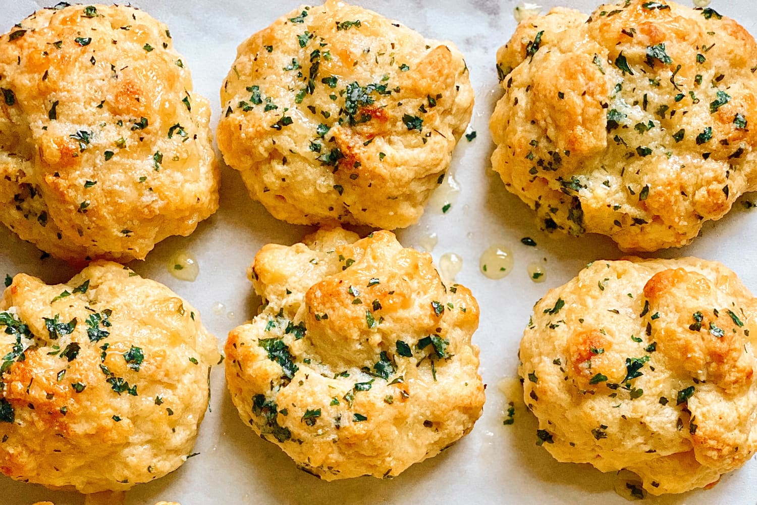 Easy Cheddar Bay Biscuits (Red Lobster Copycat) - House of Nash Eats