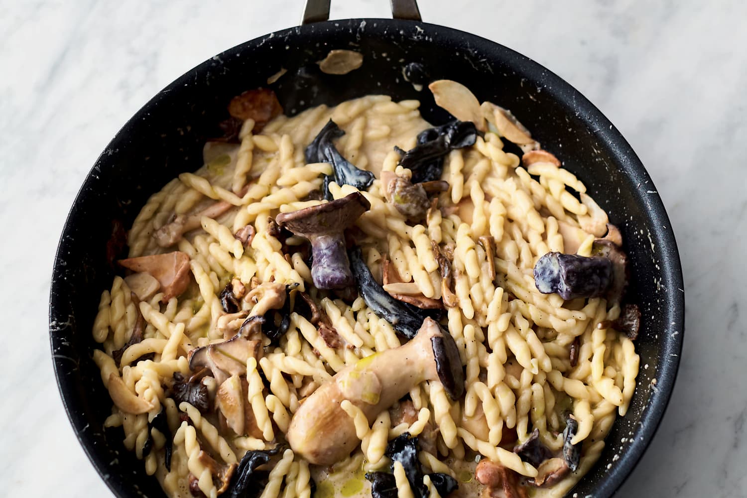 Jamie Oliver's 5-Ingredient Garlic Mushroom Pasta | Kitchn